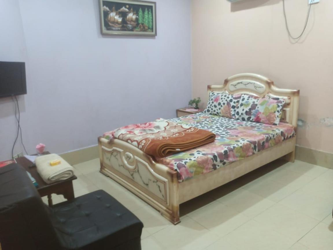 Palm Valley Hotel Sukkur Dış mekan fotoğraf