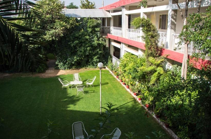 Palm Valley Hotel Sukkur Dış mekan fotoğraf